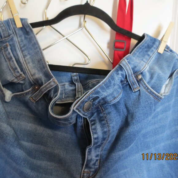 22 Lane Bryant Embroidered Back Pockets Bell Bottoms/Flare Medium Blue Jean - Picture 2 of 4